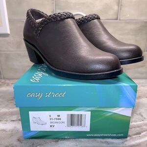 Easy Street Ry Comfort Shooties